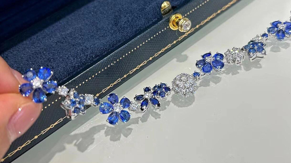 Which Van Cleef Stone is the Most Durable? Blingdo