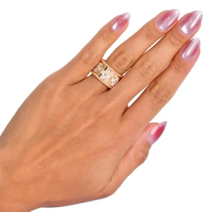 VCA 18K Gold Perlée Clover Diamond Ring